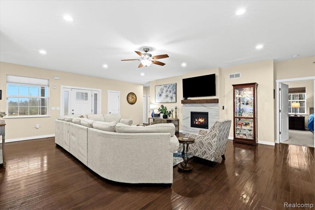 4377 BOOTJACK Trail, Howell, MI 48843 — Photo 9