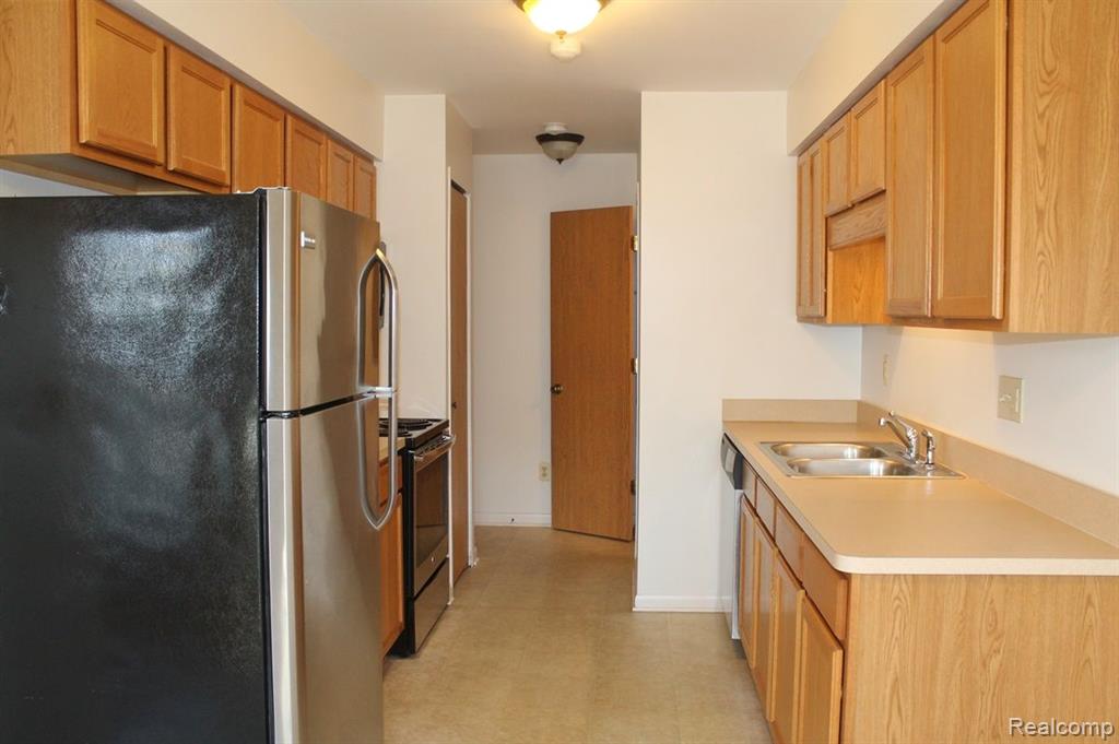 41361 NORTHWIND Drive, 205, Canton, MI 48188 — Photo 6