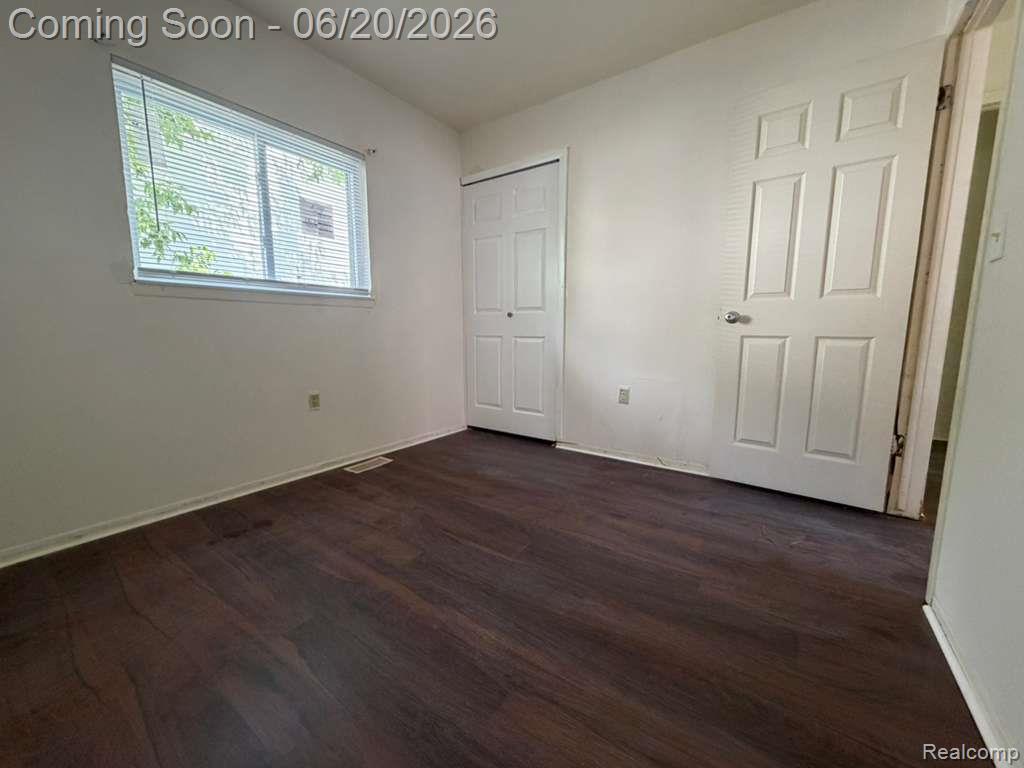 8307 S Essex Avenue, Warren, MI 48089 — Photo 13