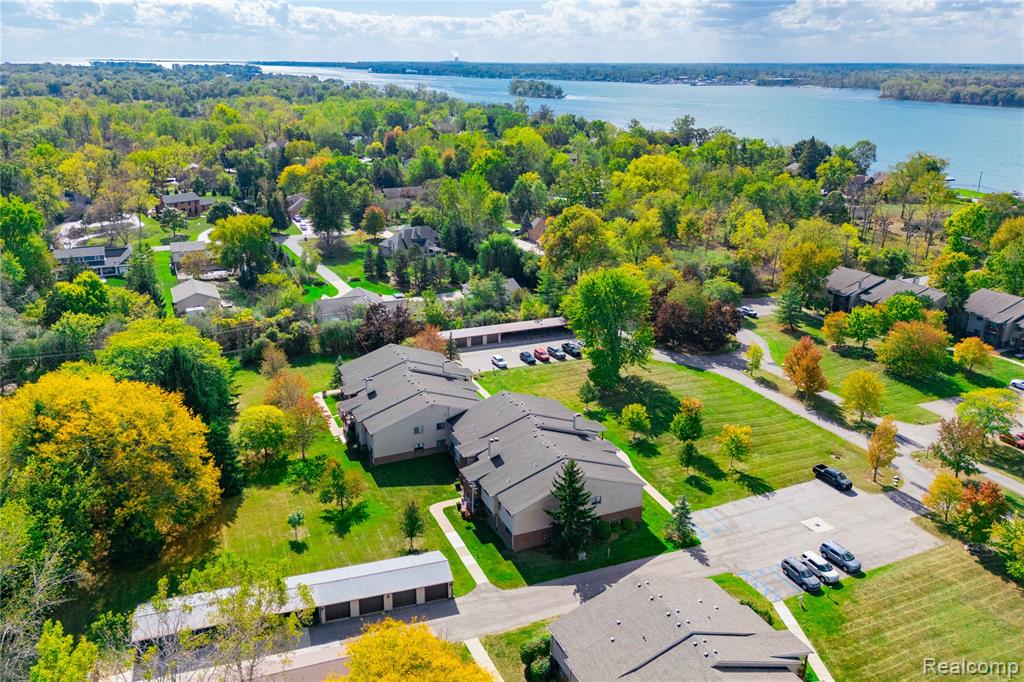 10241 Nancys Boulevard, 56, Grosse Ile, MI 48138 — Photo 29