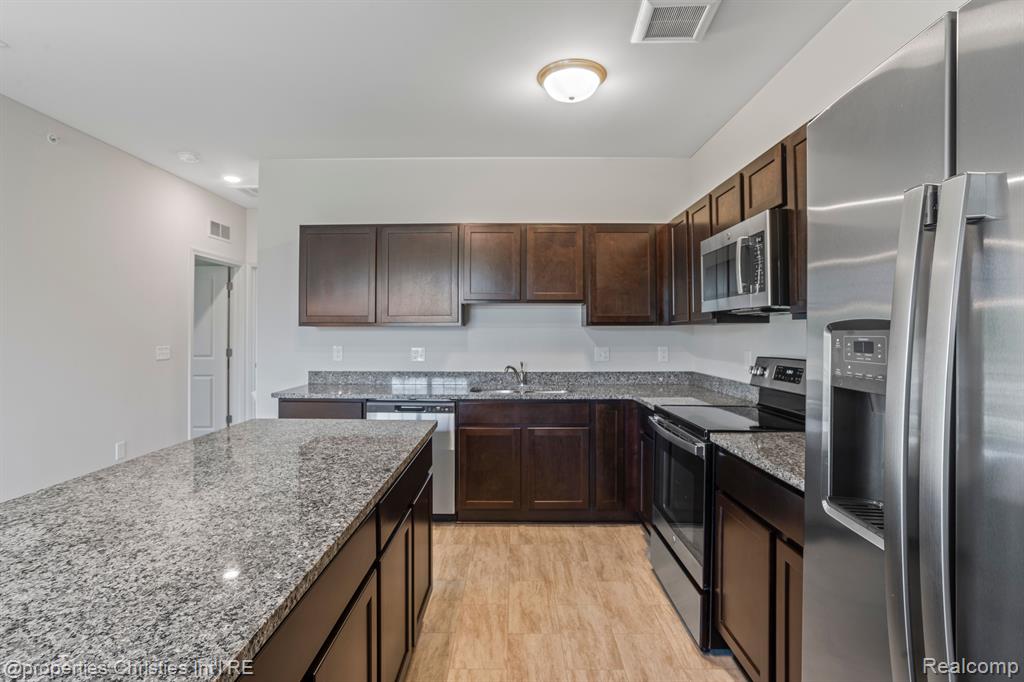 9776 RIDGE RUN Street, Howell, MI 48855 — Photo 12