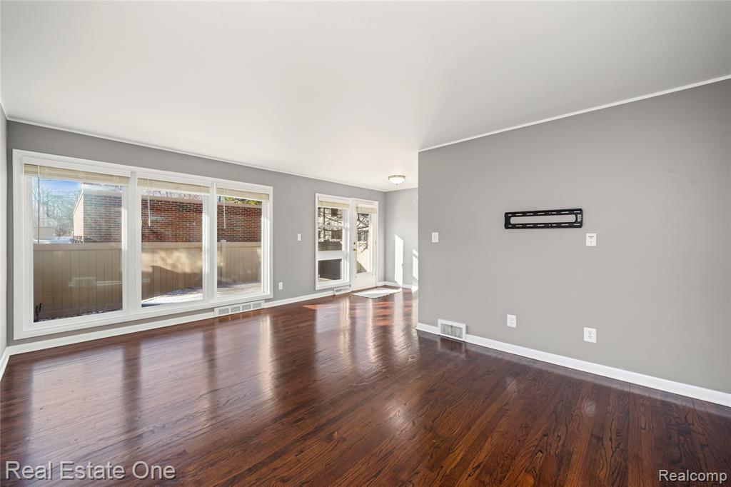 556 Bloomfield Court, Birmingham, MI 48009 — Photo 5
