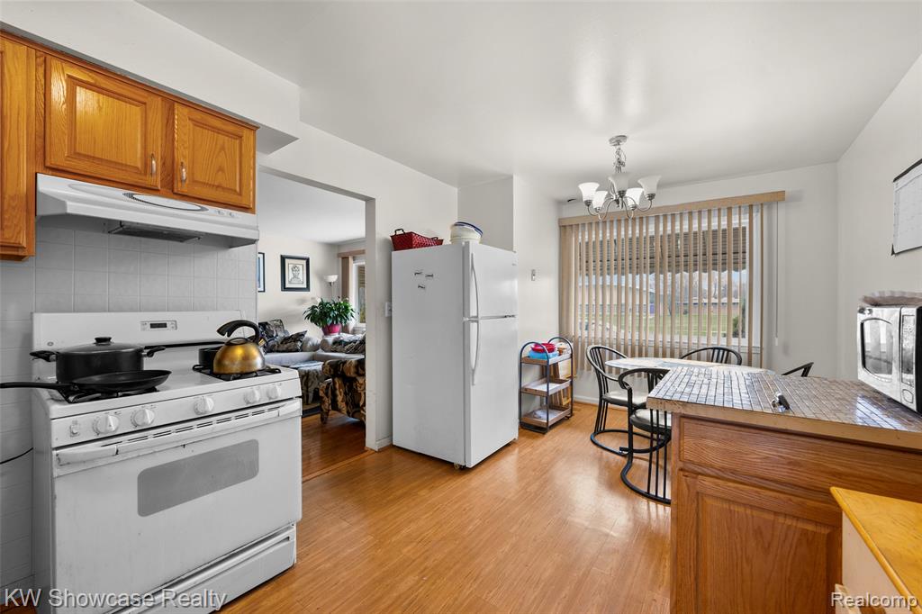 19560 Berg Road, Detroit, MI 48219 — Photo 14