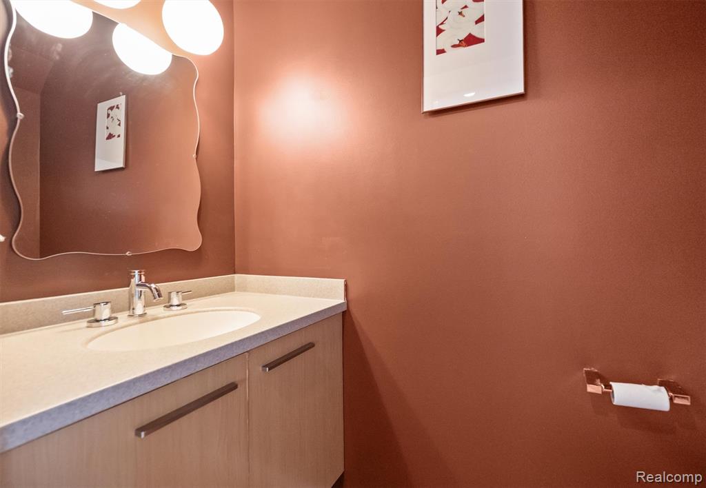 670 W 11 Mile Road, Royal Oak, MI 48067 — Photo 17
