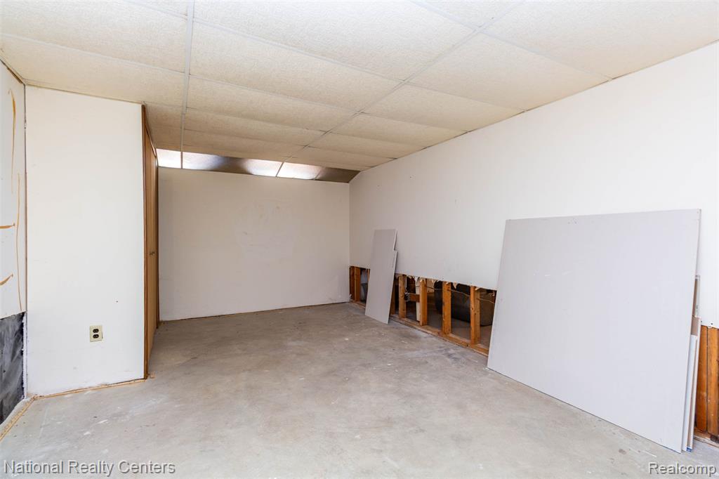 511 S Bryar Street, Westland, MI 48186 — Photo 32