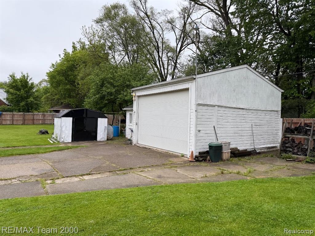 7452 Mansfield Street, Detroit, MI 48228 — Photo 17