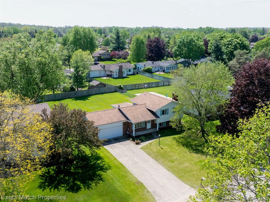 7186 Snow Apple Drive, Clarkston, MI — Photo 2