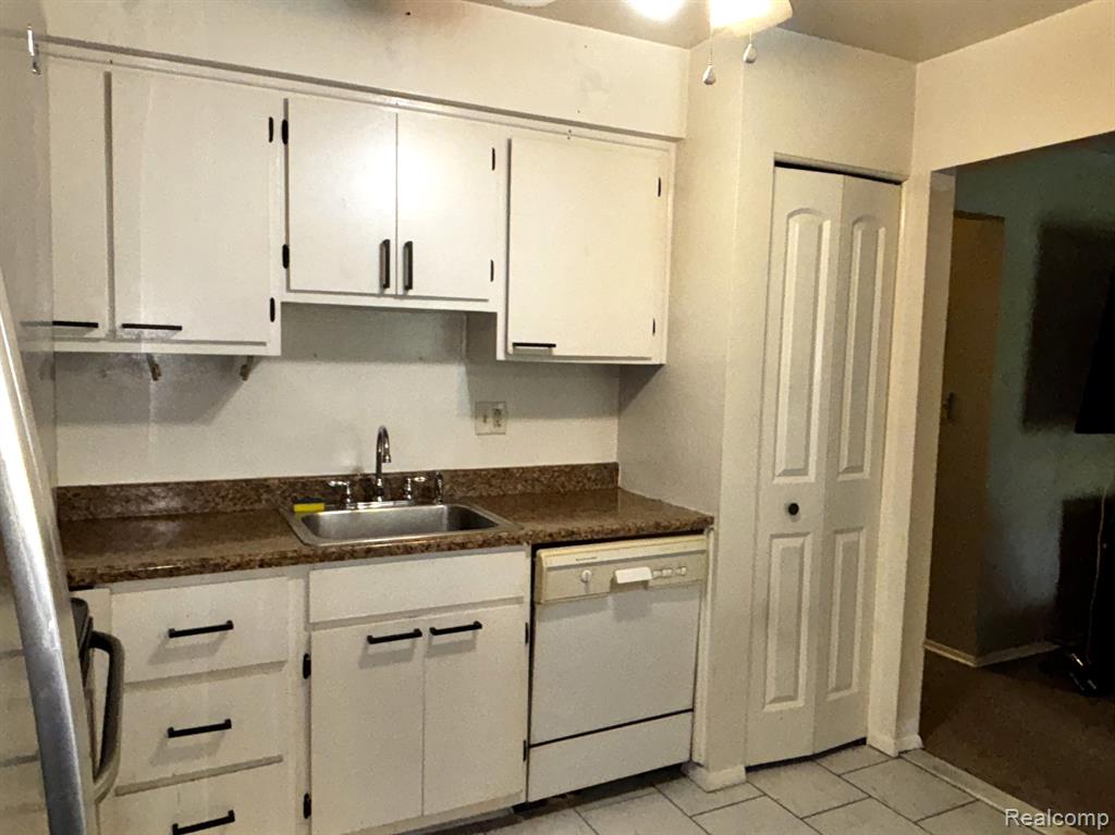 7610 WOODVIEW Street, 2, Westland, MI — Photo 10