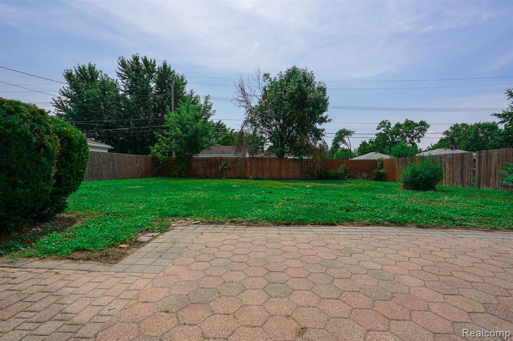14670 Shirley Avenue, Warren, MI 48089 — Photo 9