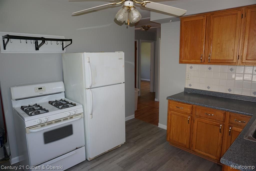 6670 MORTENVIEW Drive, Taylor, MI 48180 — Photo 12
