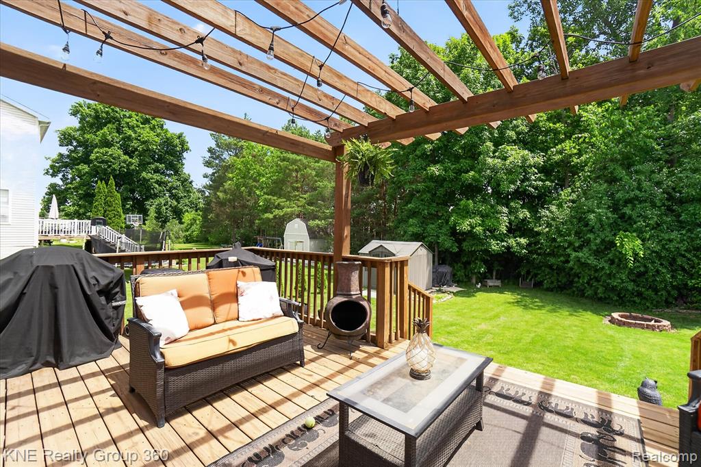 7067 Glenmeadow Court, Grand Blanc, MI 48439 — Photo 45