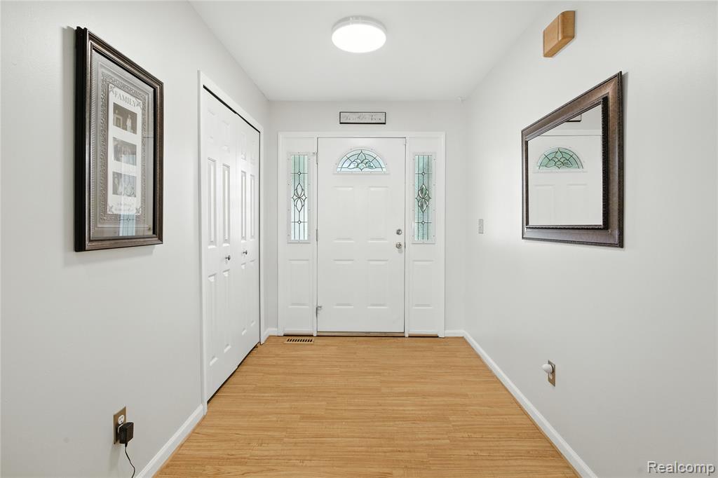 28922 Sugar Island Court, Gibraltar, MI — Photo 9