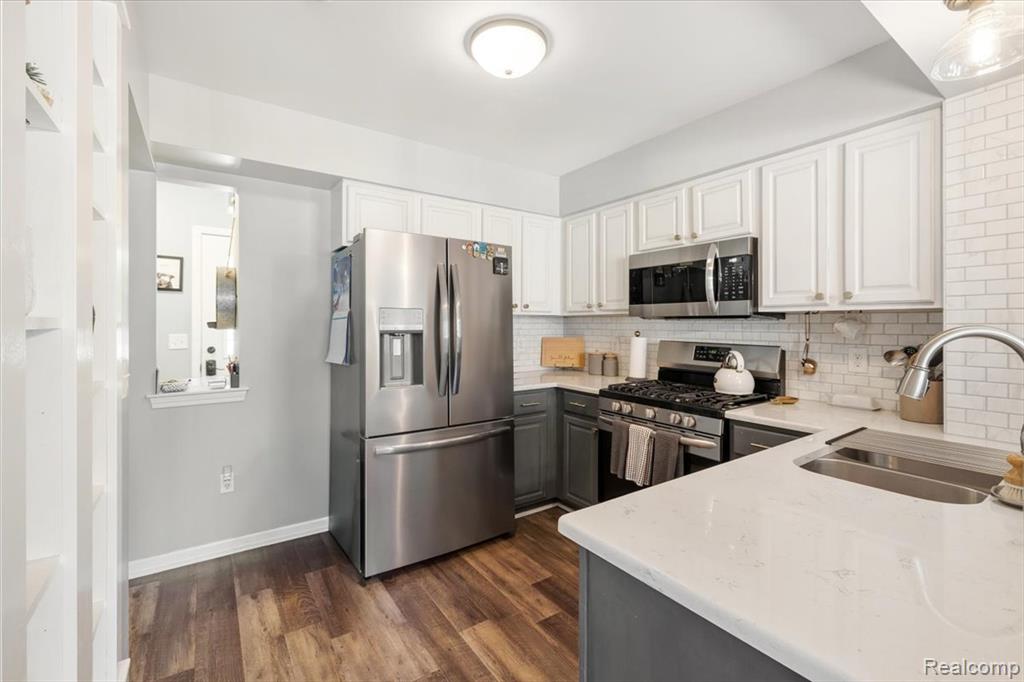 4472 Hunters Circle E, Canton, MI 48188 — Photo 9
