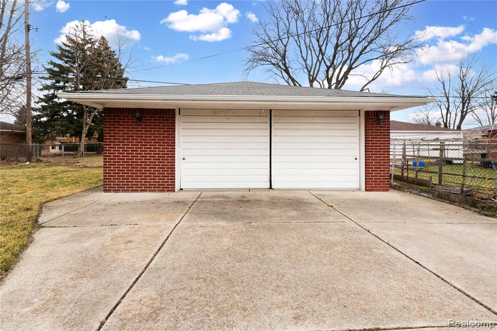 28876 Palm Beach Drive, Warren, MI 48093 — Photo 26
