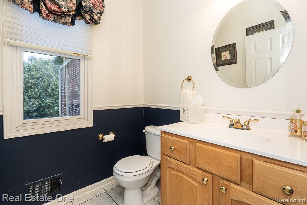 4595 Dunbar Court, Rochester, MI 48306 — Photo 30