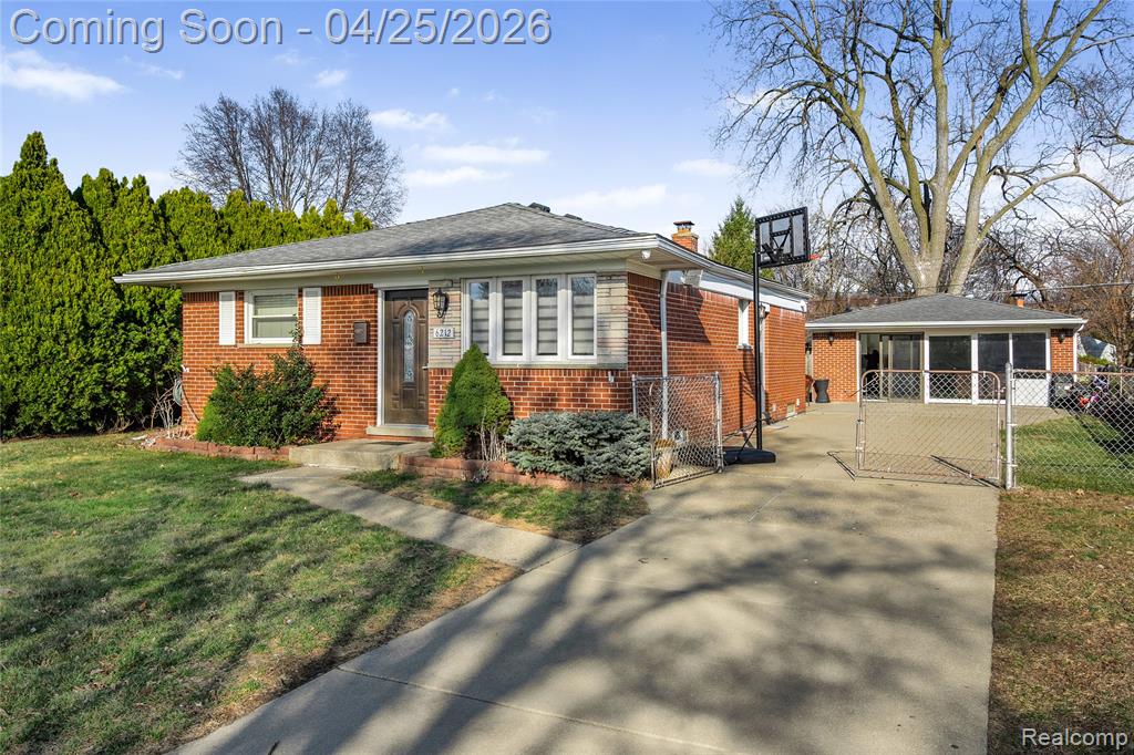 6212 N Evangeline Street, Dearborn Heights, MI 48127 — Photo 3