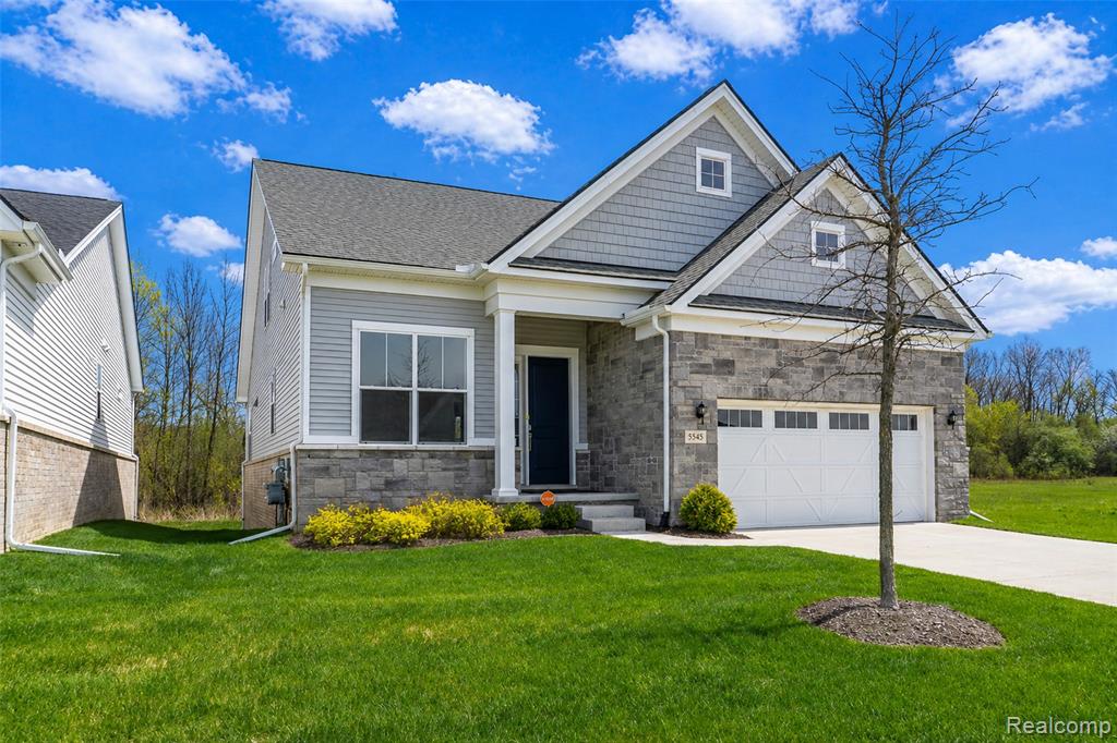 5545 Helmsdale Boulevard, West Bloomfield, MI — Photo 44