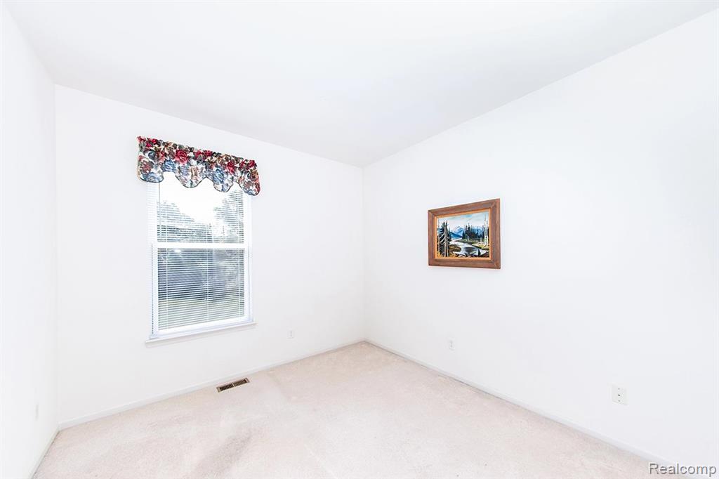 613 Zion Court, Howell, MI 48843 — Photo 14