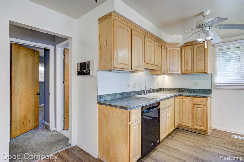 8961 Laurence Avenue, Allen Park, MI 48101 — Photo 10