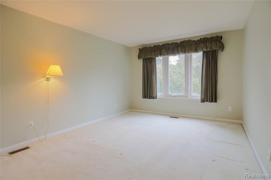 16768 Pearlcreek Court N, Macomb, MI 48042 — Photo 44