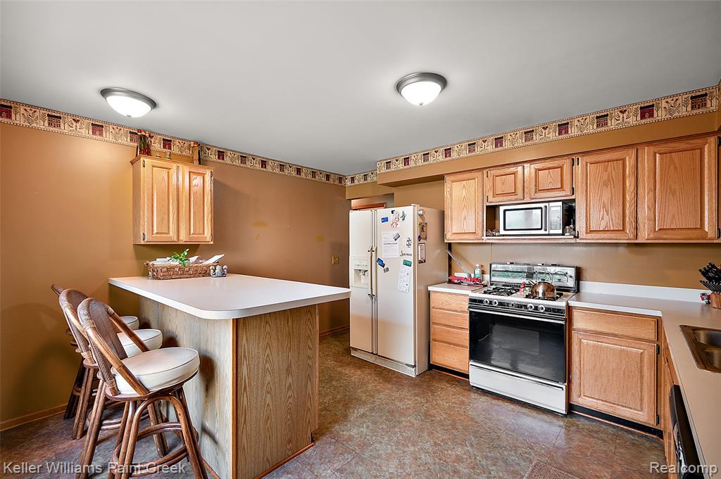 436 Orchard Street, Wyandotte, MI 48192 — Photo 13