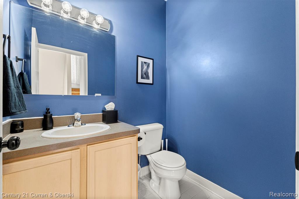 25445 Saint James, Southfield, MI 48075 — Photo 11