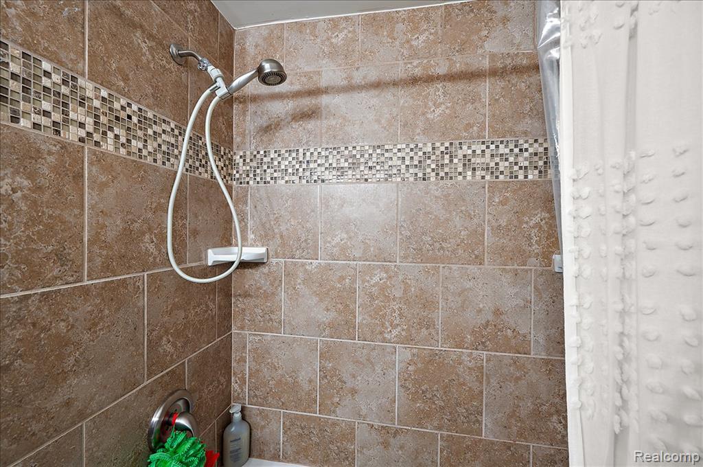 39728 Bonnie Court, Clinton Twp, MI 48038 — Photo 39