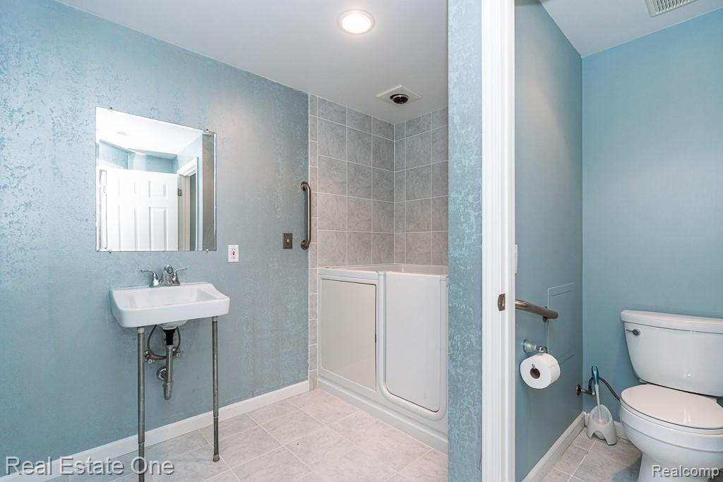 2670 Spring Grove Drive, Brighton, MI 48114 — Photo 45