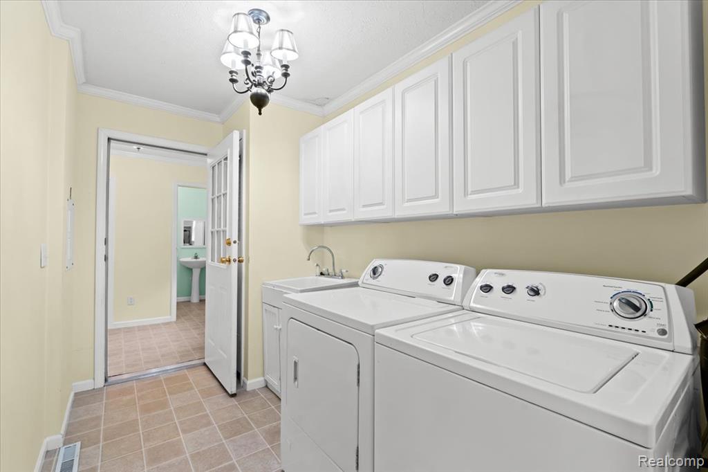 11078 Wood Run Circle, South Lyon, MI 48178 — Photo 16