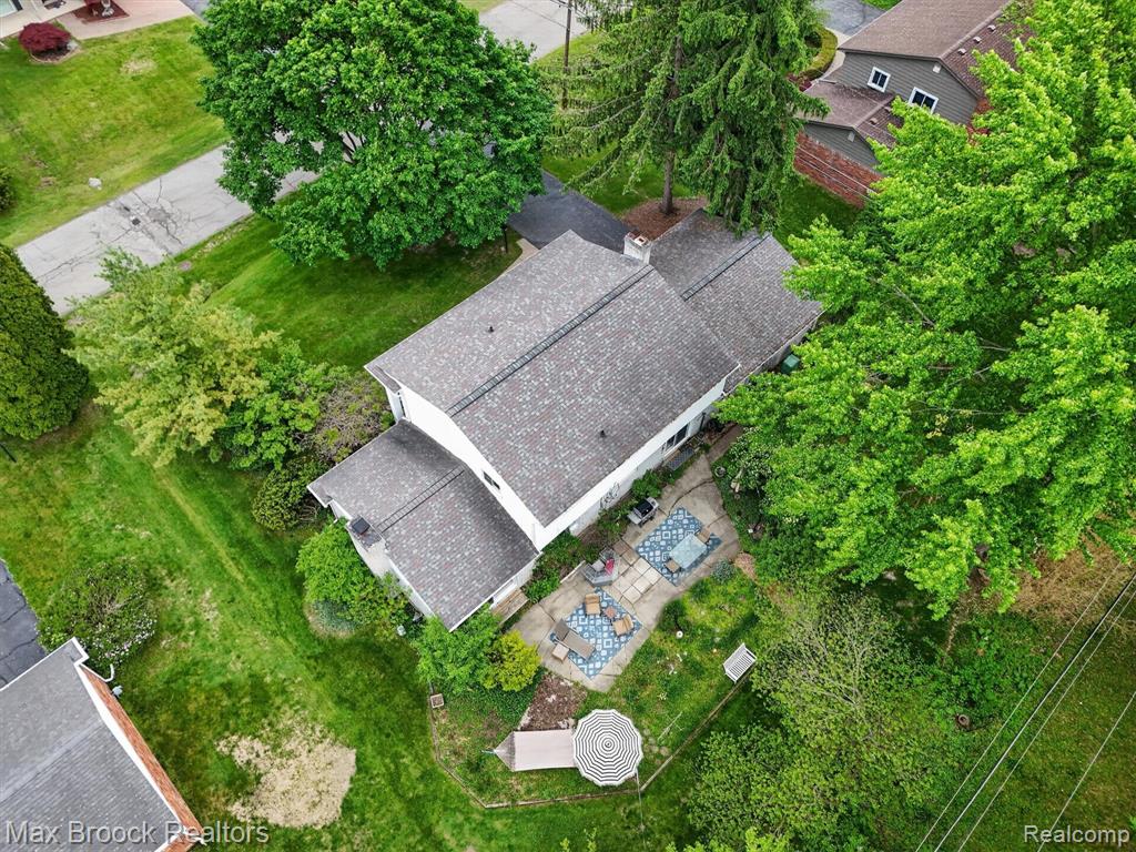 7456 Glengrove Drive, Bloomfield Hills, MI 48301 — Photo 53