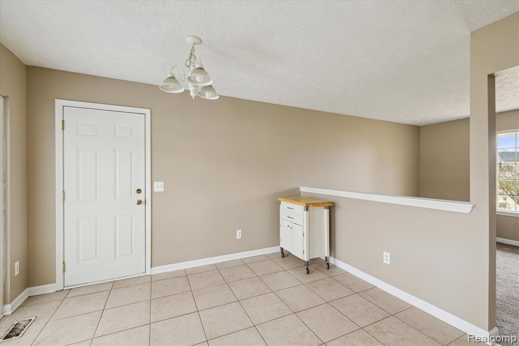 684 HAYSTACK Drive, Linden, MI 48451 — Photo 11