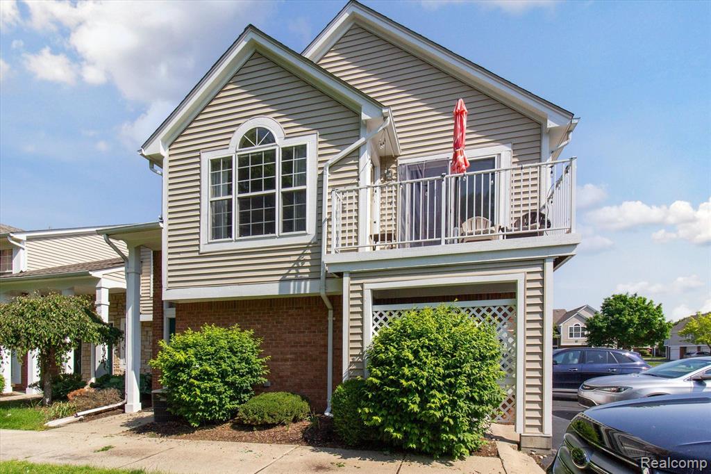 4174 BERKSHIRE Drive, Sterling Heights, MI 48314 — Photo 4