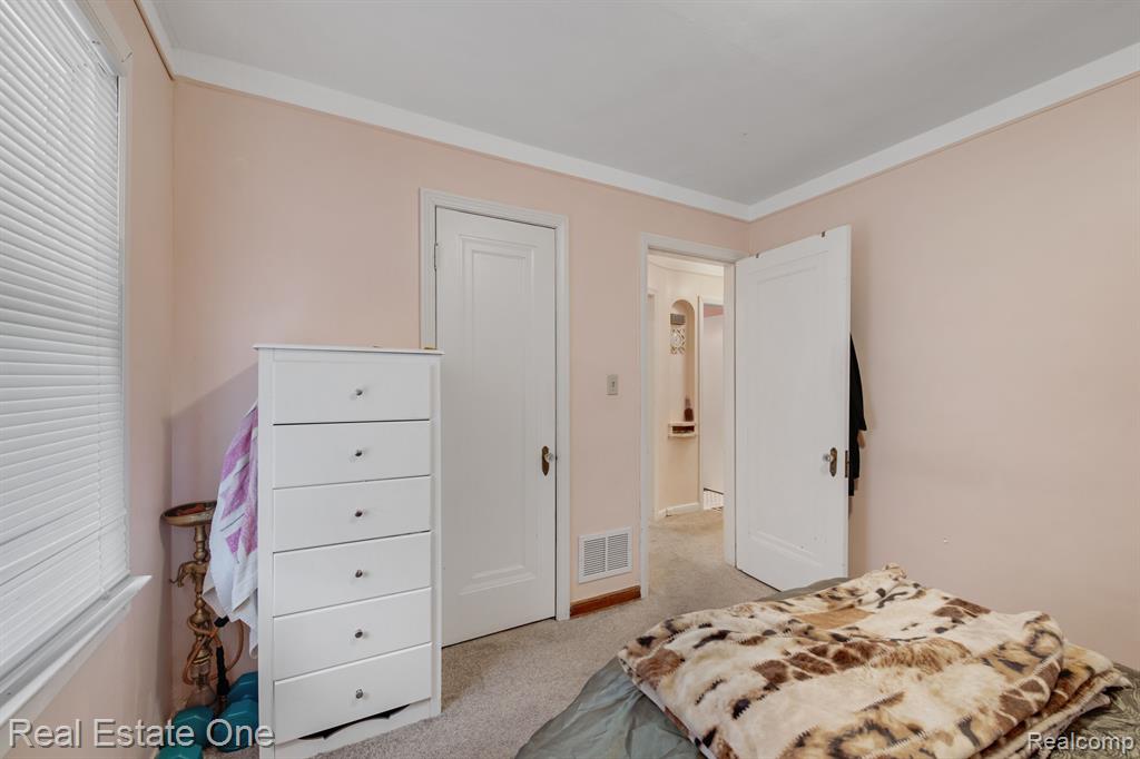 6731 Heyden Street, Dearborn Heights, MI 48127 — Photo 15