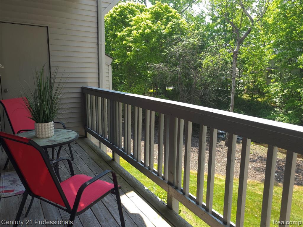 5714 Creeks Crossing, Williamsburg, MI 49690 — Photo 9