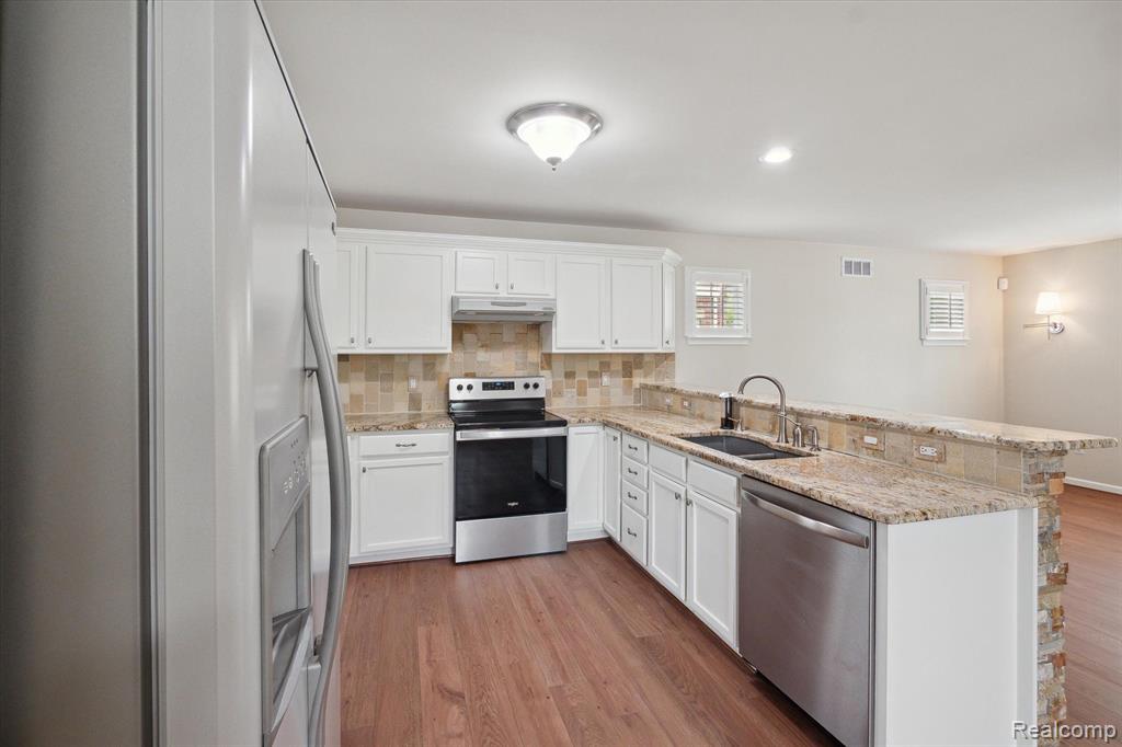 4305 ARETHA Avenue, Detroit, MI 48201 — Photo 11