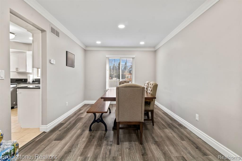 42838 FREEPORT Drive, Sterling Heights, MI 48313 — Photo 12