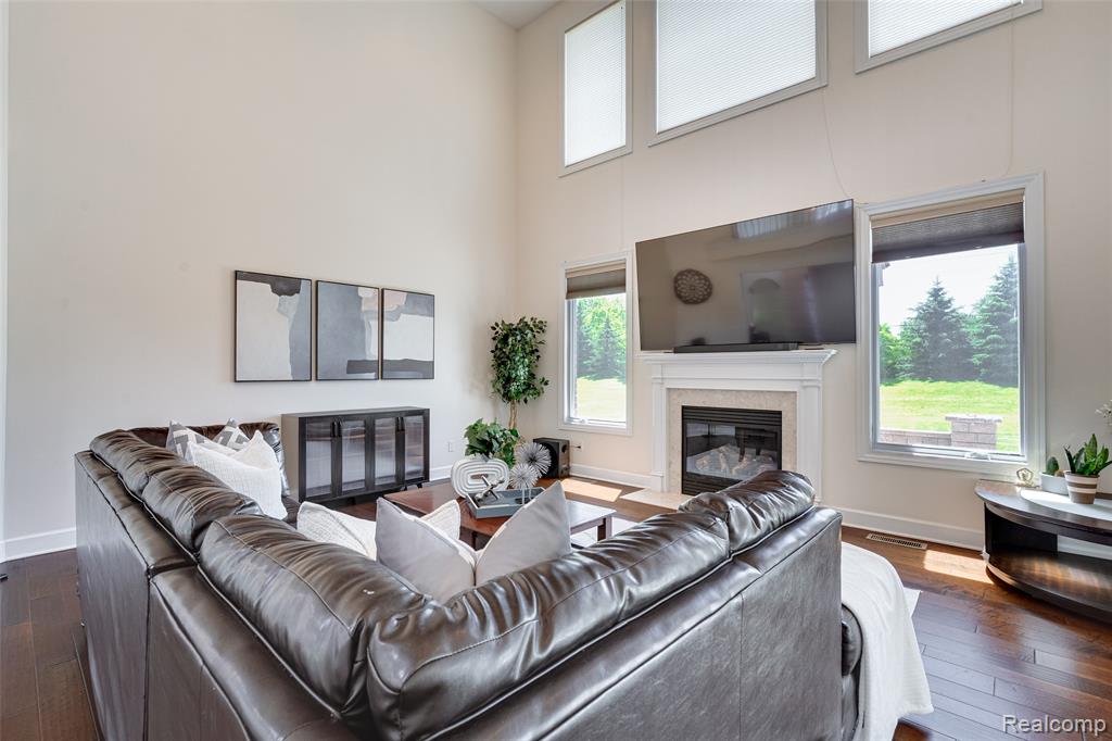 47576 VALENCIA Circle, Novi, MI — Photo 5