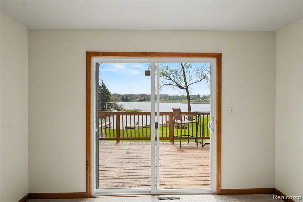 6522 BENNETT LAKE Road, Fenton, MI 48430 — Photo 11