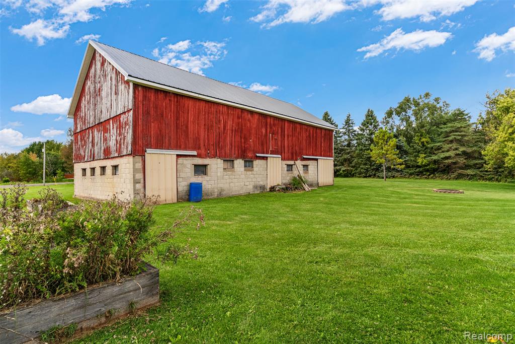 10433 Nichols Road, Gaines Vlg, MI 48436 — Photo 41