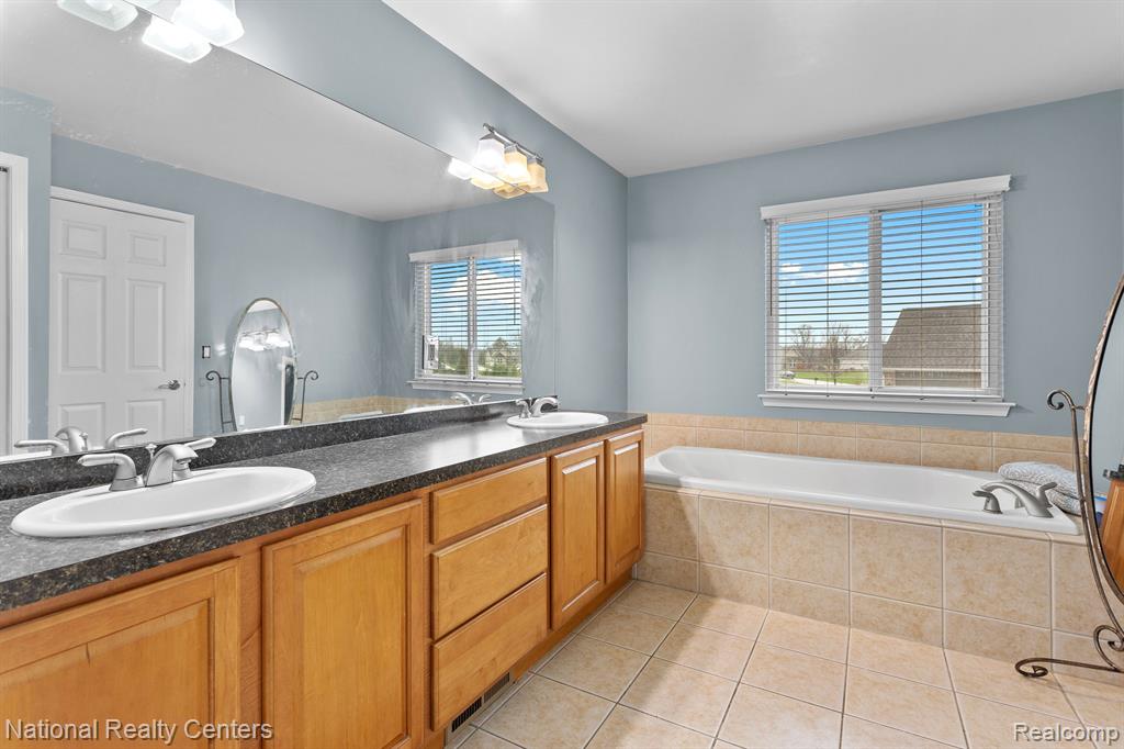 316 Lenox Lane, Brighton, MI 48114 — Photo 30