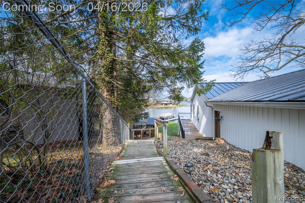 16436 Hilltop Drive, Linden, MI 48451 — Photo 8