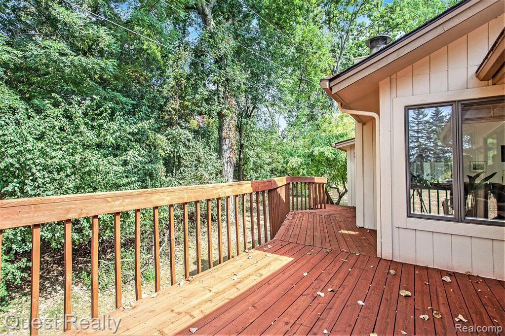 5780 Point Of The Woods Drive, West Bloomfield, MI 48324 — Photo 24