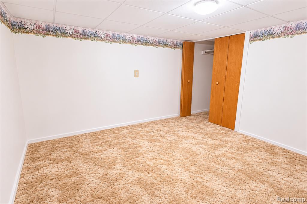 61227 Heritage, South Lyon, MI 48178 — Photo 17