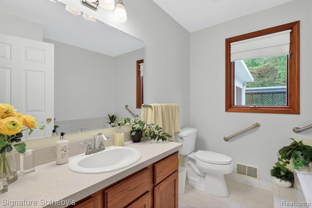 2240 Hidden Lake Trail, Ortonville, MI 48462 — Photo 27