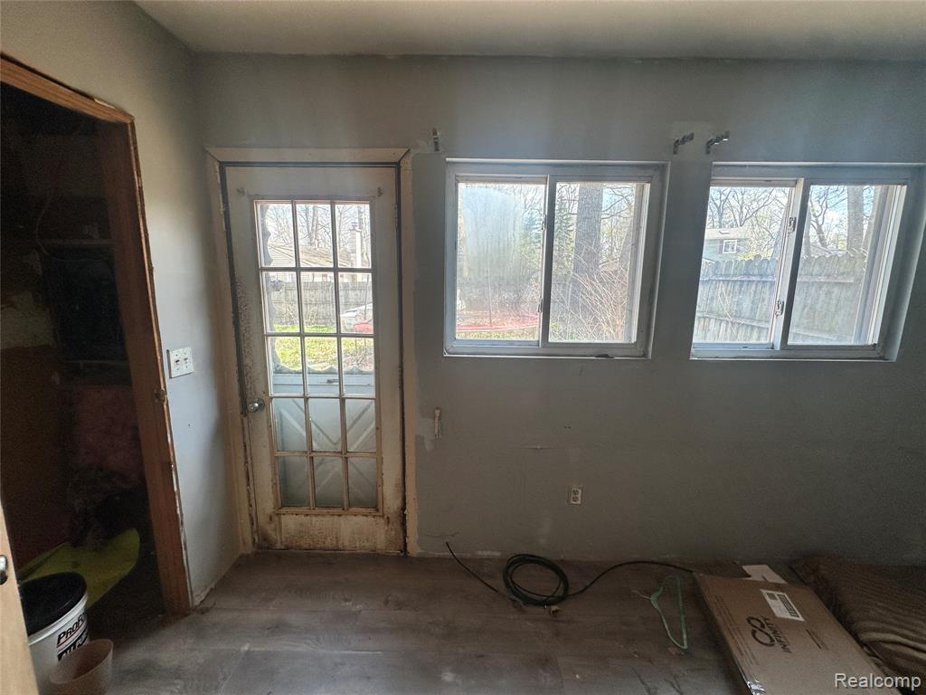 235 Woodbine Drive, Milford, MI 48380 — Photo 2