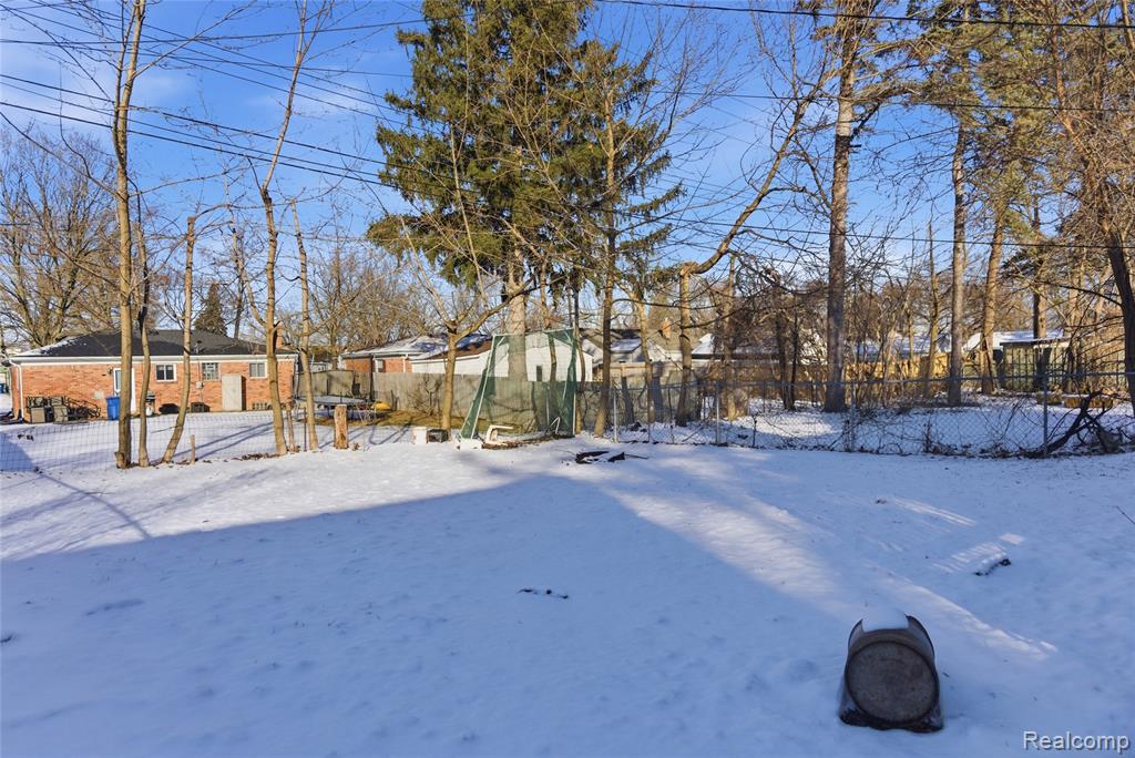 5654 Rowley Boulevard, Waterford, MI 48329 — Photo 31