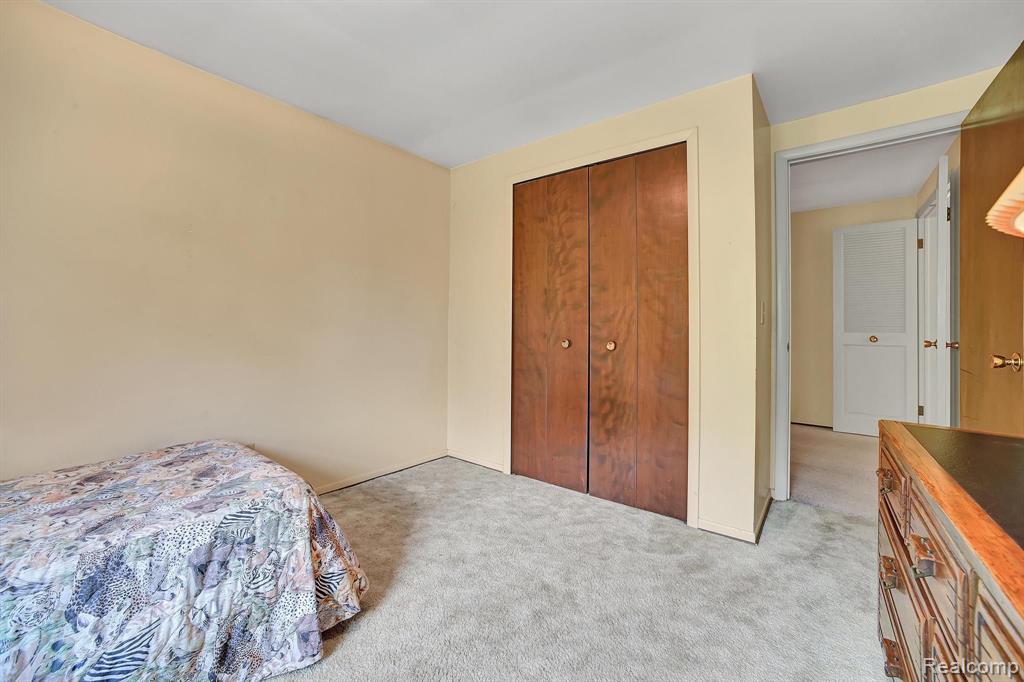 530 WHITEHALL Road, Bloomfield Hills, MI 48304 — Photo 38