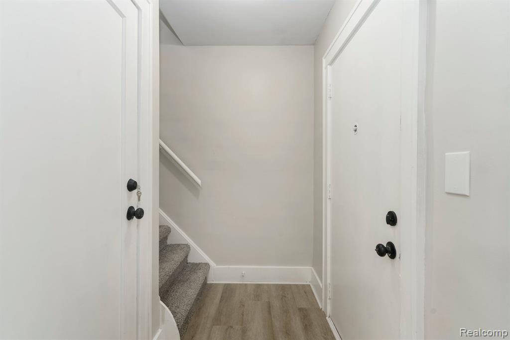 5484 MIDDLESEX Street, Dearborn, MI 48126 — Photo 9