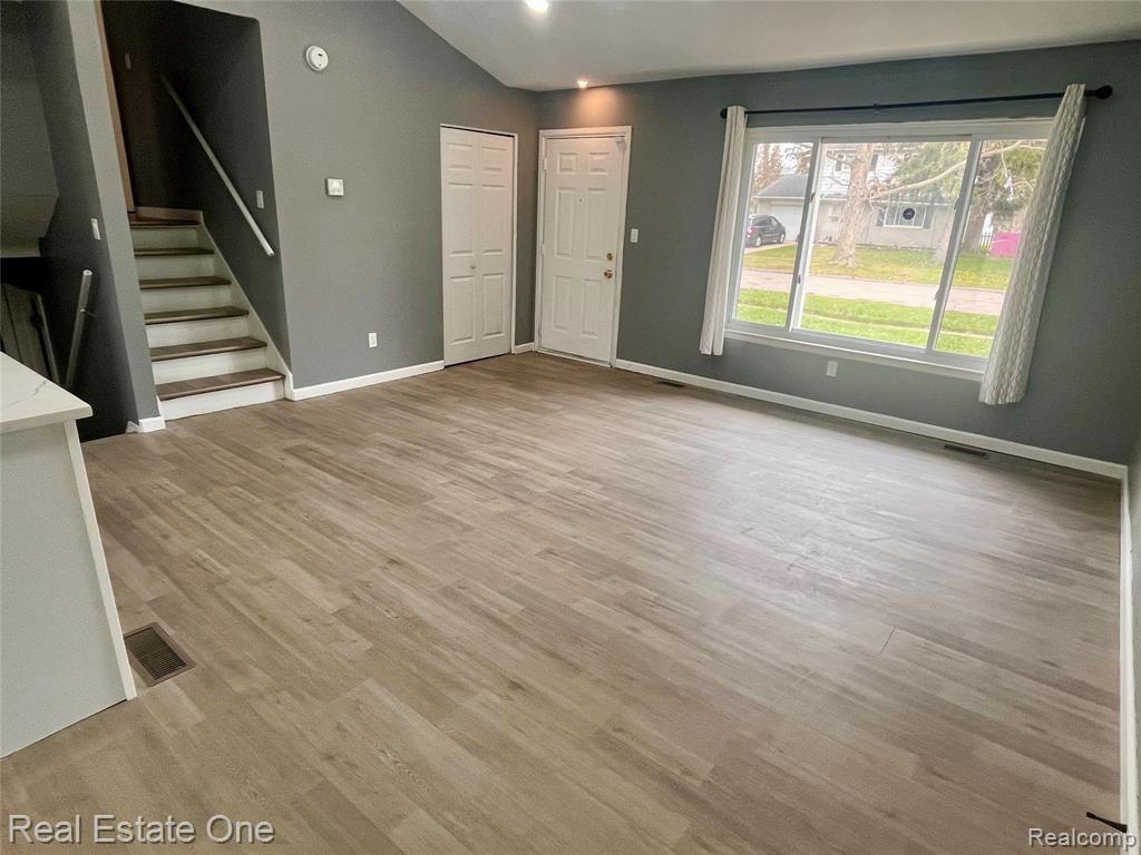 8650 Cedar Court, Ypsilanti, MI 48198 — Photo 5