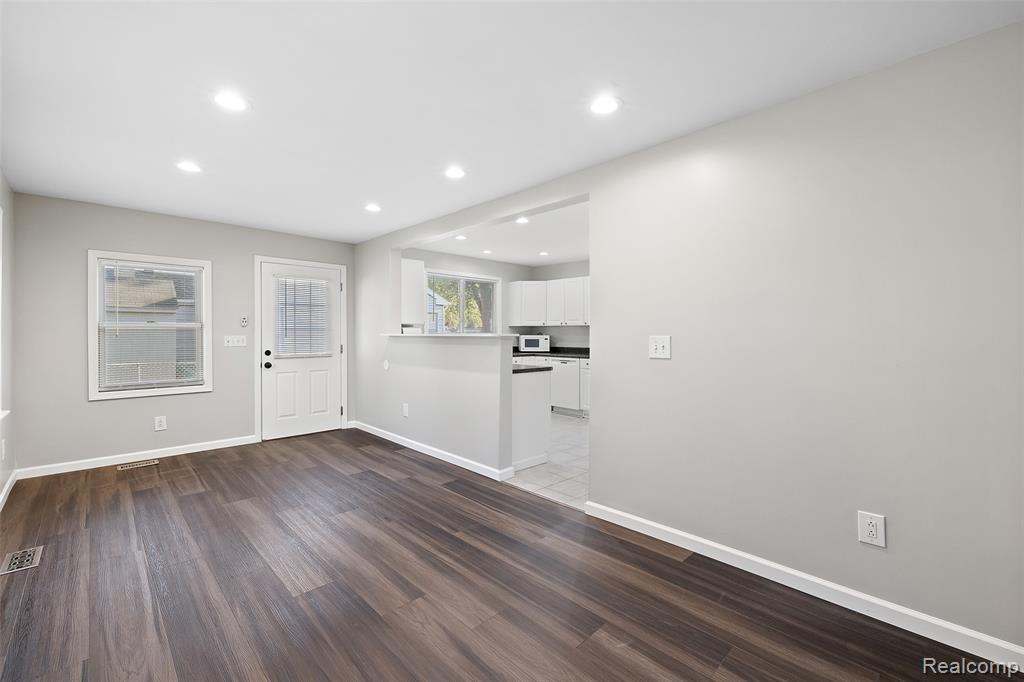 45447 Platt Street, Utica, MI 48317 — Photo 16